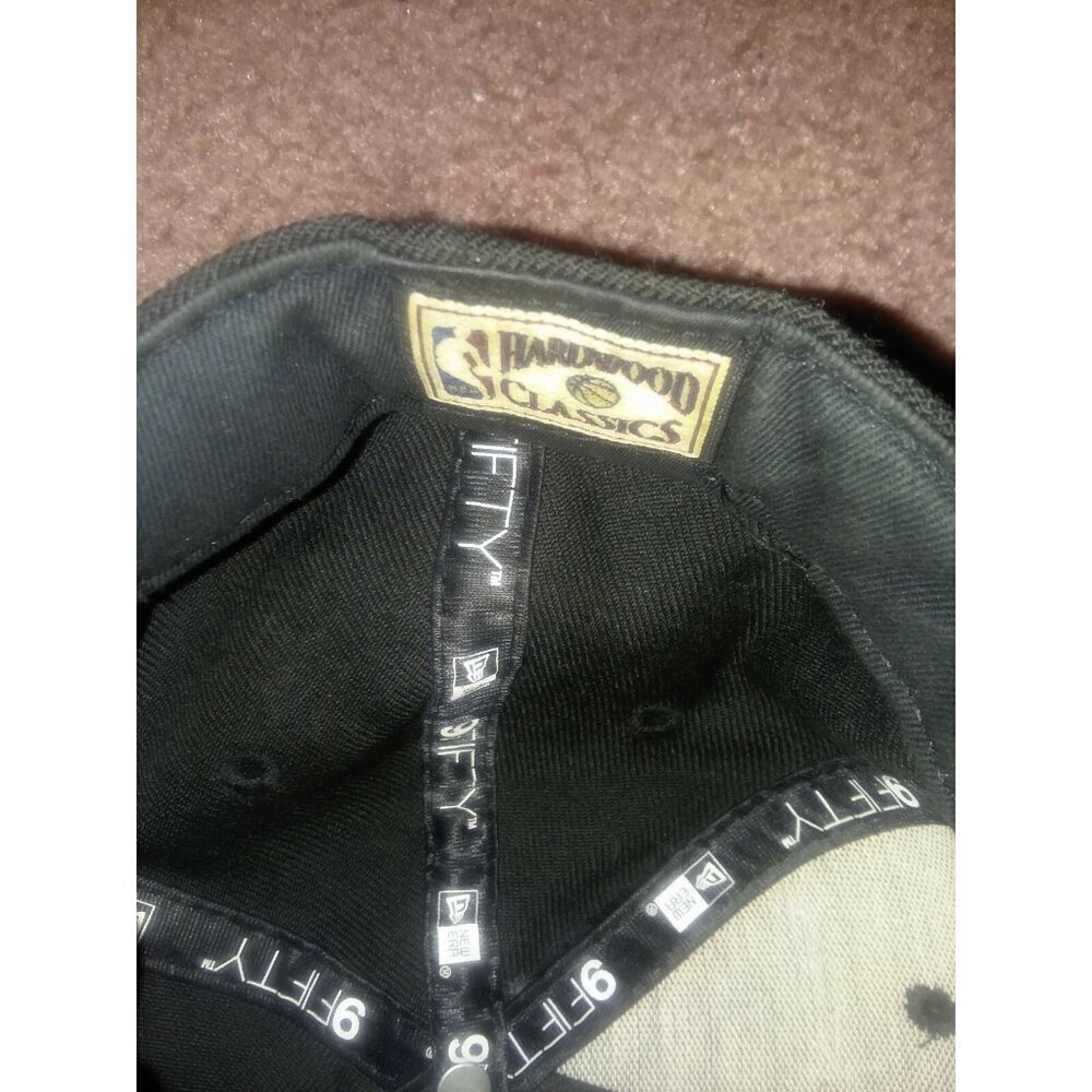 Chicago Bulls New Era 9Fifty Windy City Black With Red Bill Snapback Hat Cap - Picture 8 of 8